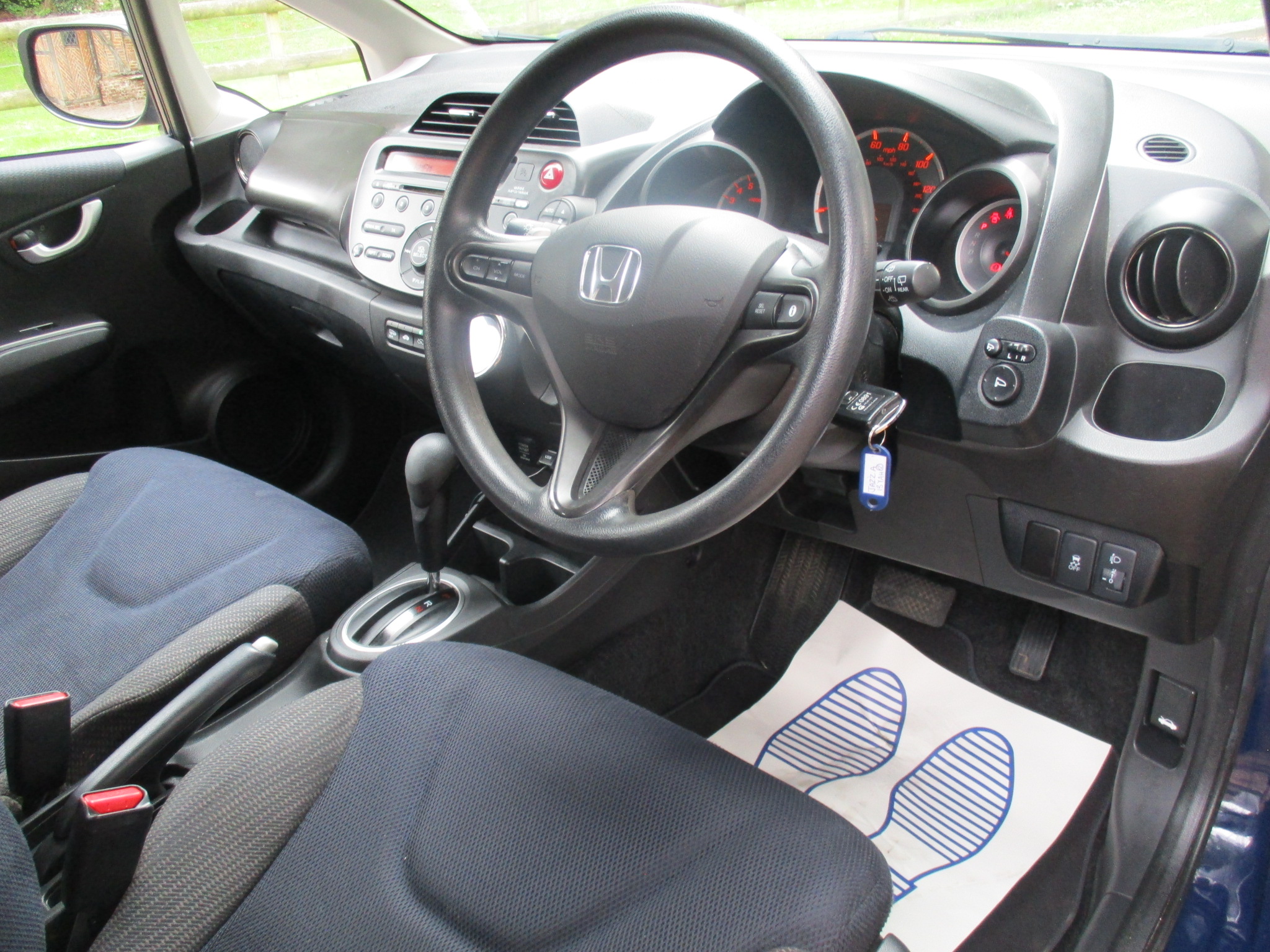 HONDA JAZZ 1.4 I-VTEC ES (AUTO) 2013